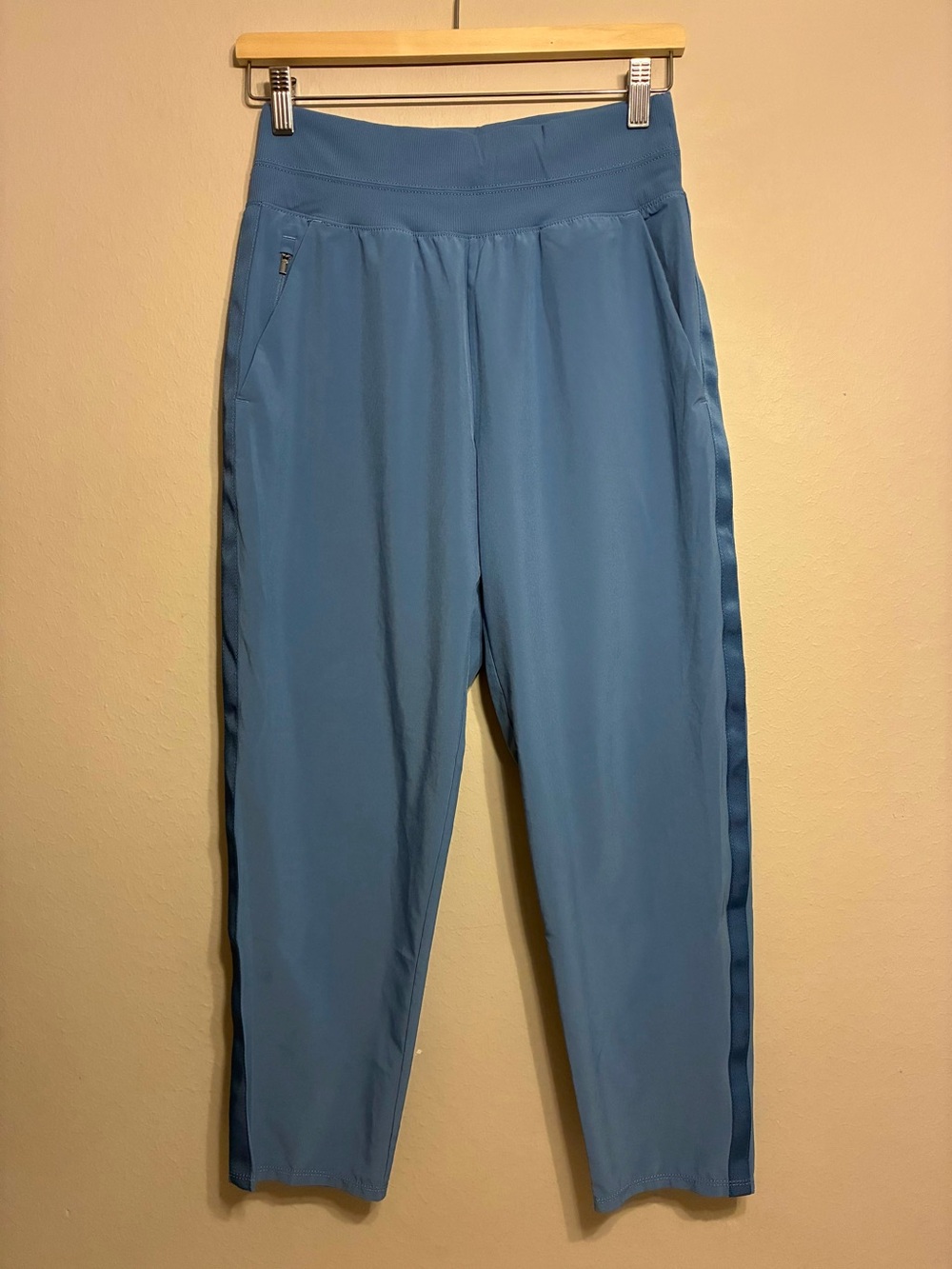 Athleta Nolita Slim Tapered Crop Pants in Blue lightweight Size 8T